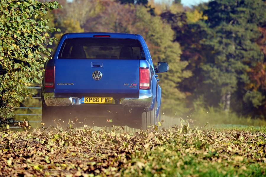  Volkswagen Amarok Double Cab 2016 года  (UK) (фото 29 из 40)